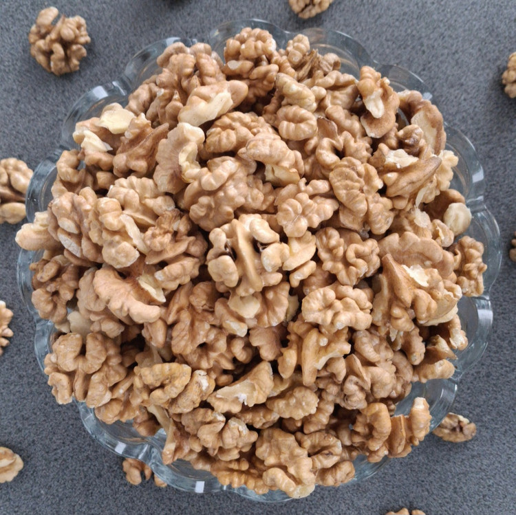 مغز گردو سفید سامان