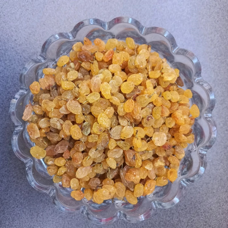 کشمش پلویی زرد