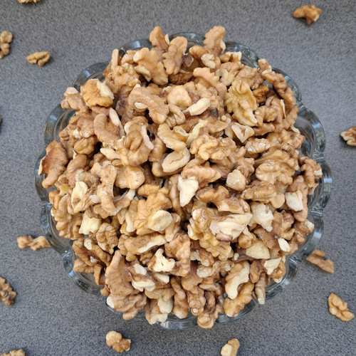 مغز گردو قنادی قهوه ای روشن