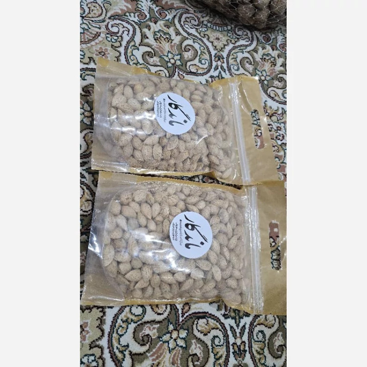 بادام پوست کاغذی ماندگار