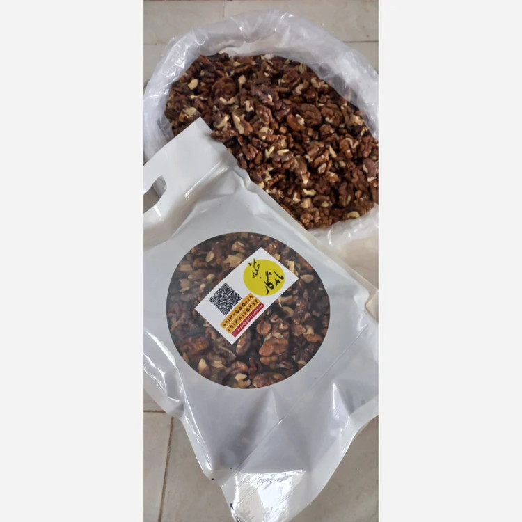 مغز گردو فسنجونی