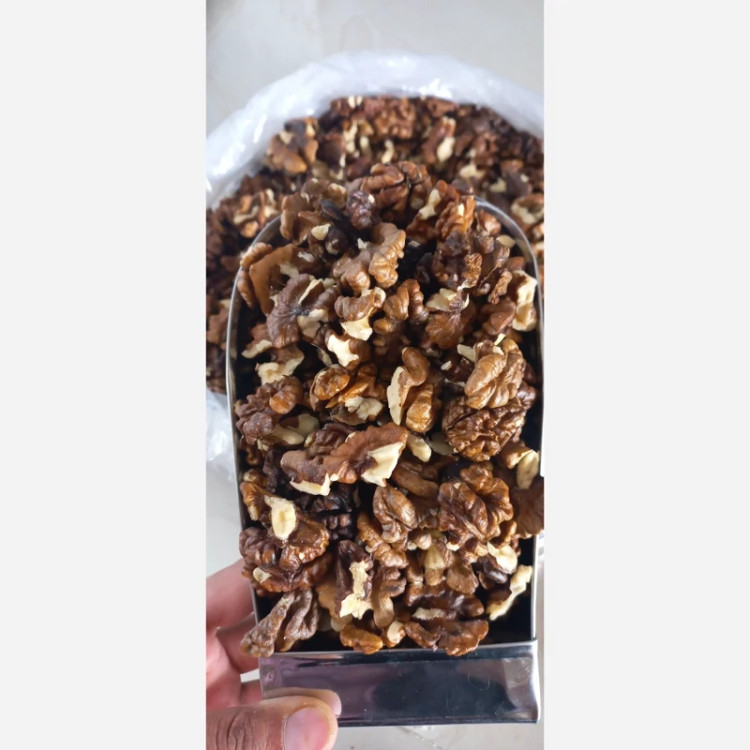 مغز گردو فسنجونی