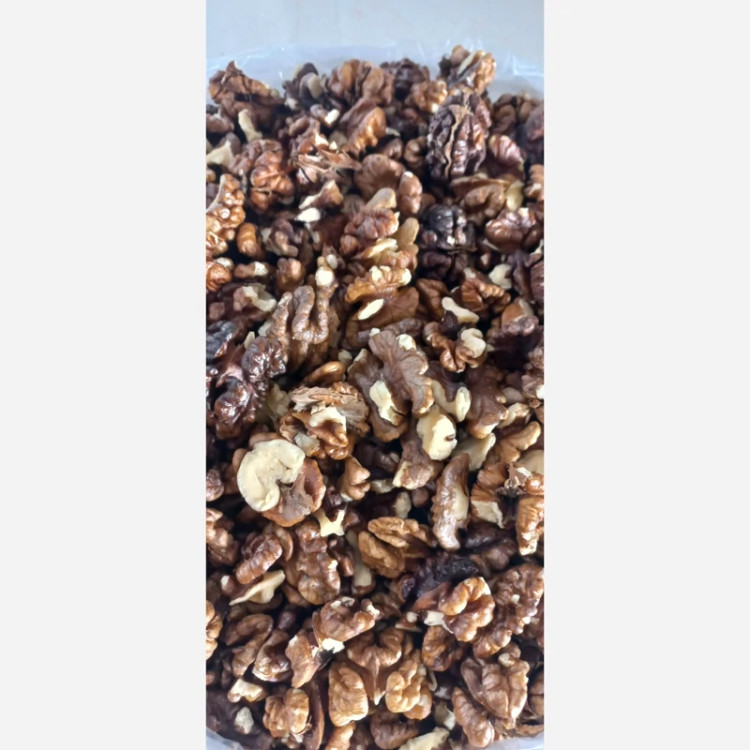 مغز گردو فسنجونی