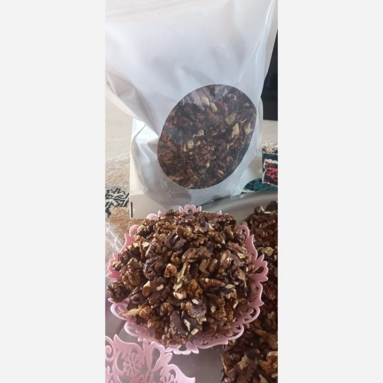 مغز گردو فسنجونی